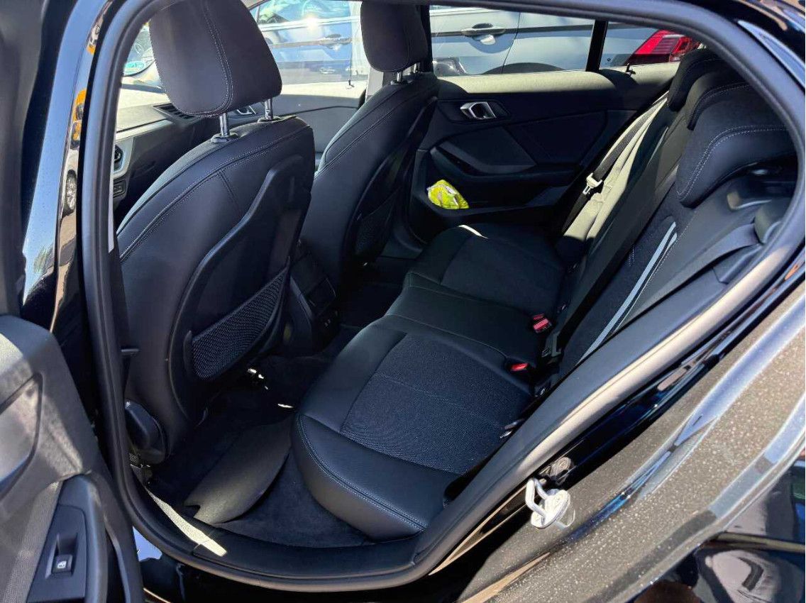 Fahrzeugabbildung BMW 118d AT8 Advan LED/ACC/NAVI/VIRTU/H&K/SHZ/AHK/8F