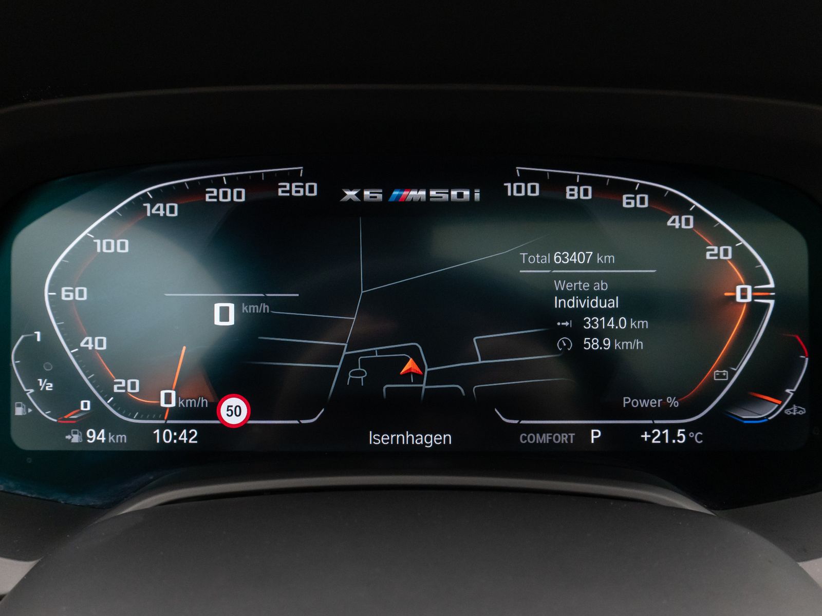 Fahrzeugabbildung BMW X6 M50i Panorama Laser 360°HUD B&W SoftCL 22Zoll