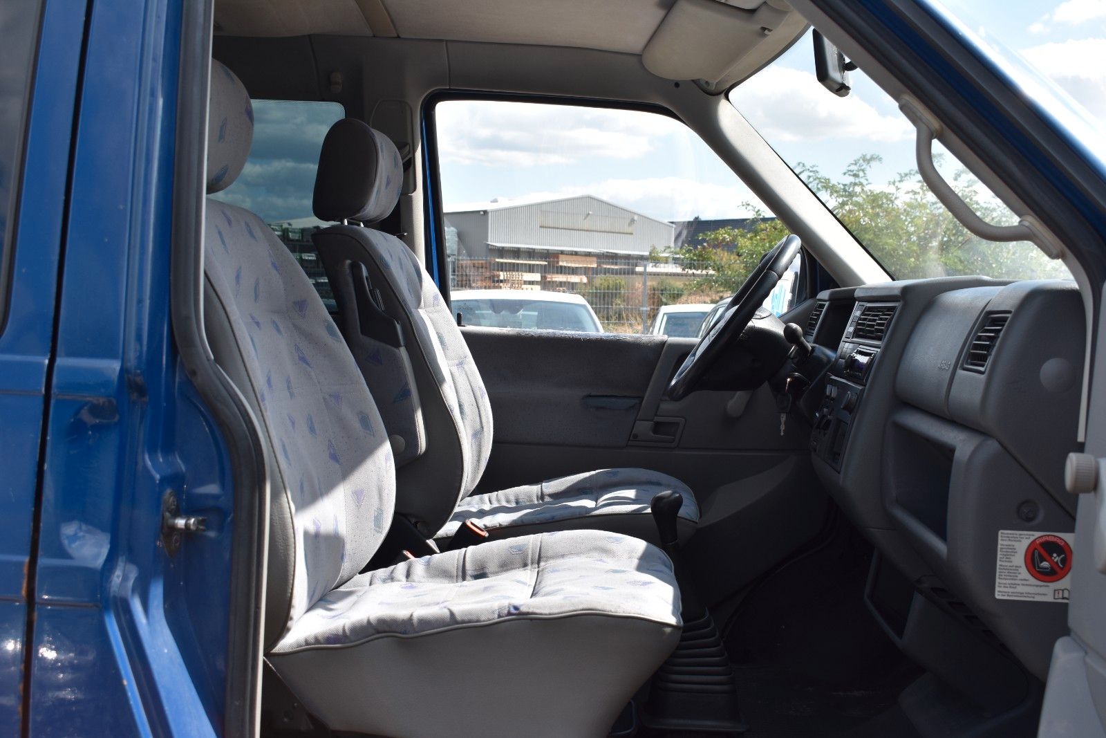 Fahrzeugabbildung Volkswagen T4 Caravelle 2.5 TDI KLIMA/SERVO/ABS/AHK