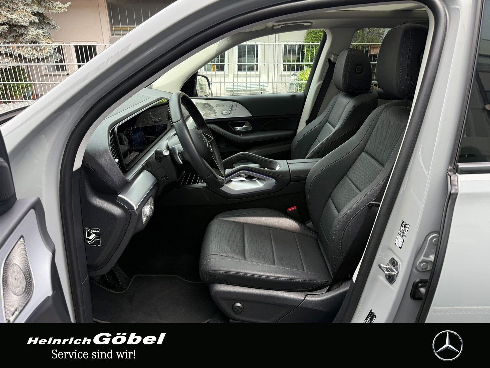 Fahrzeugabbildung Mercedes-Benz GLE 300 d AMG*PANO*BURMESTER*360°*MEMORY*