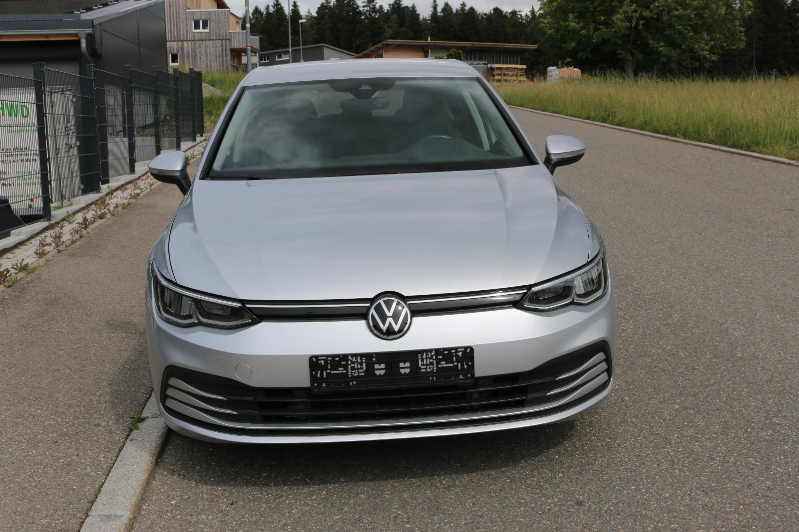 Volkswagen Golf VIII Lim. Life Navi ACC SHZ, PDC