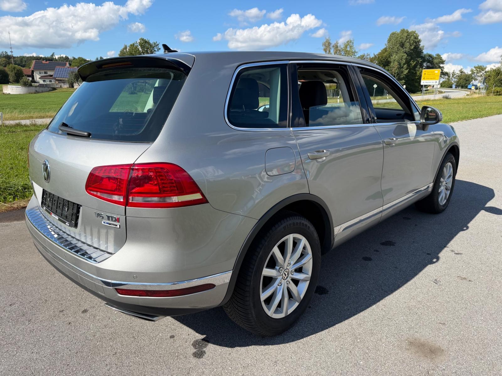 Volkswagen Touareg 3.0 V6 TDI 262ch - Carnet entretien - Attelage - ACC - Bi-xénon
