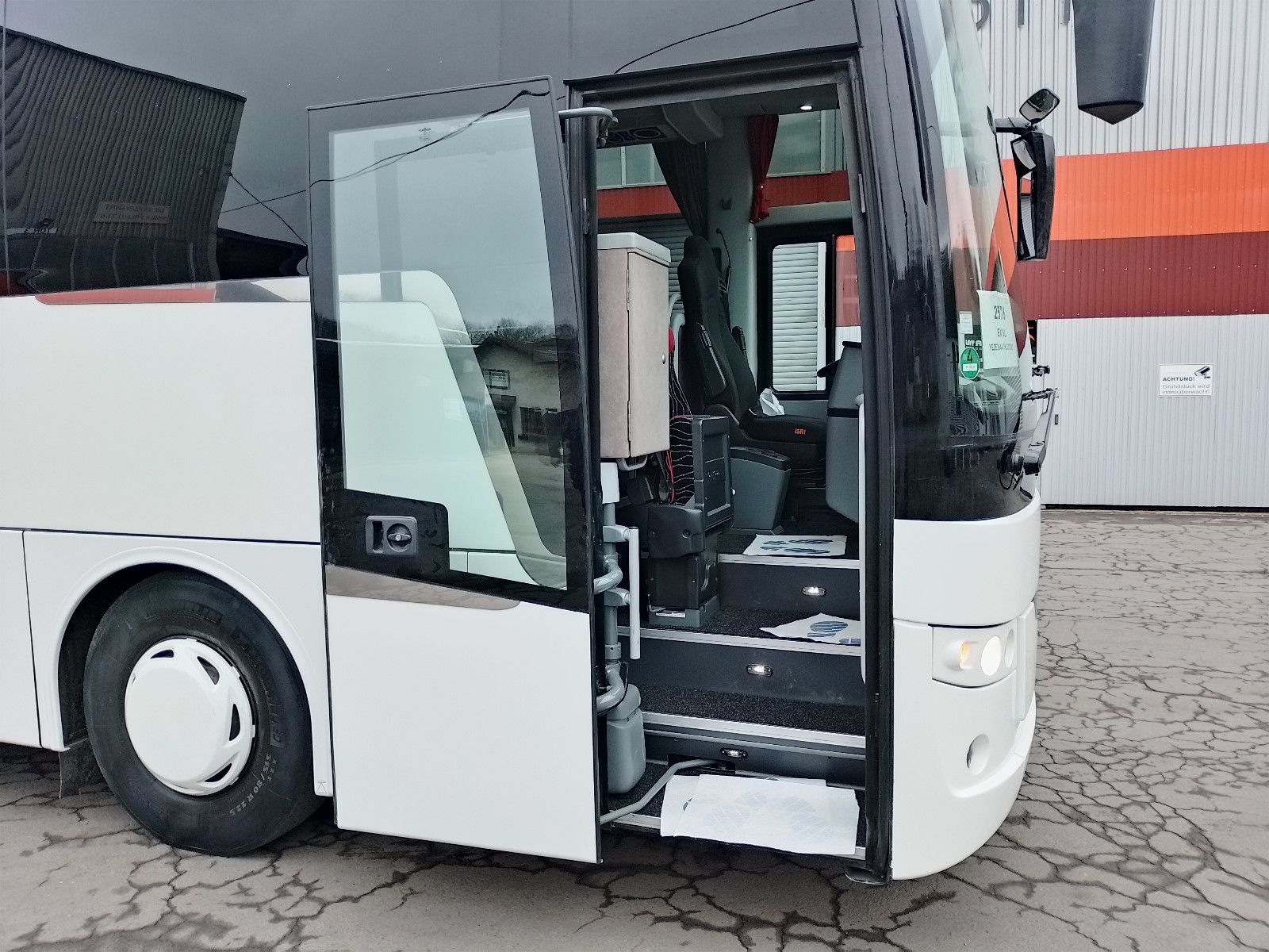 VANHOOL  2019 - Image 9 of 50