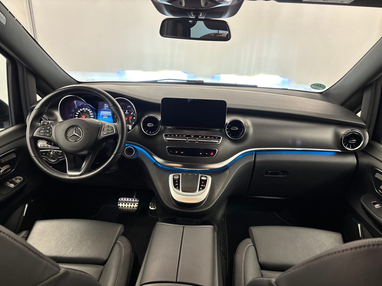 Fahrzeugabbildung Mercedes-Benz V 250 d 4Mat. AMG extralang °AIRMATIC°AHK°STHZ°