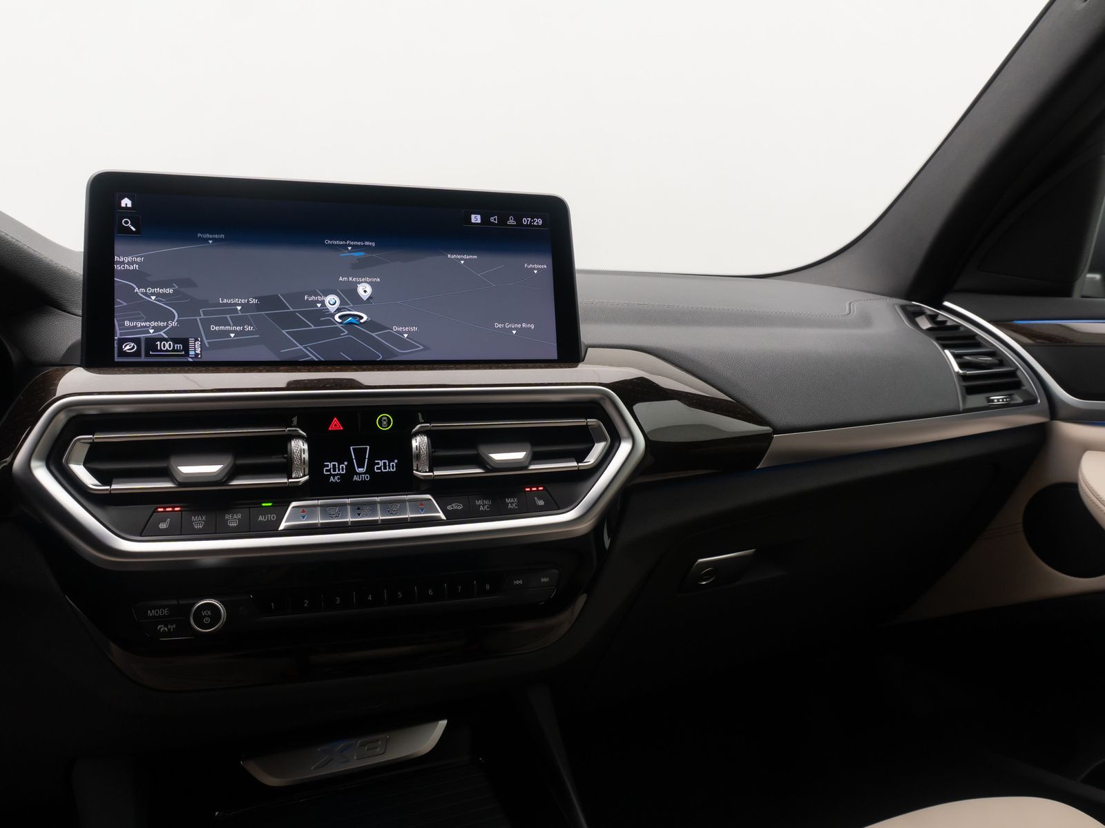 Fahrzeugabbildung BMW X3 xD30e M Sport HiFi 360&deg;HUD DAB Komfort 19Zoll