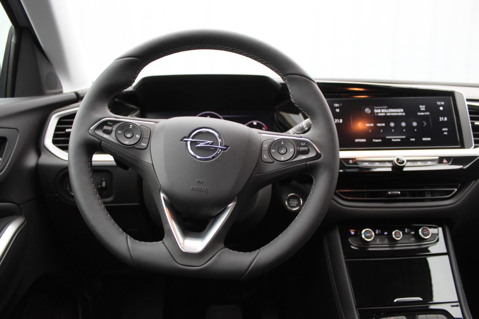 Fahrzeugabbildung Opel Grandland*SHZ*LHZ*360°Kamera*PDC*LED*Keyless