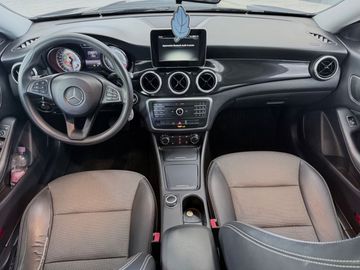 Mercedes CLA 200 - 9