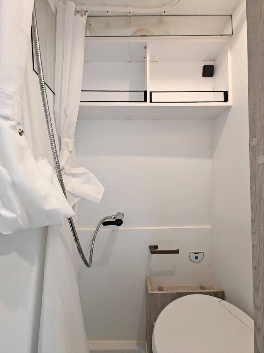 Fahrzeugabbildung Roller Team Livingstone Next 540 - SAT, TV, Solar, Kamera -