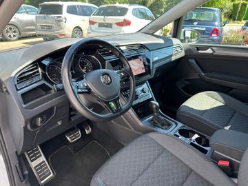 Fahrzeugabbildung Volkswagen Touran 2.0 TDI R Line LED AHK 7 Sitze