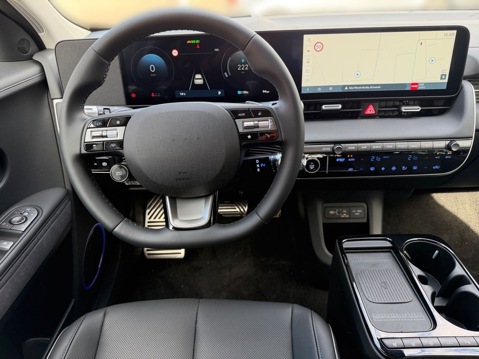 Fahrzeugabbildung Hyundai IONIQ 5 Uniq Elektro 84 kWh 4WD Park-Paket