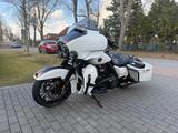 Harley-Davidson Street Glide CVO 