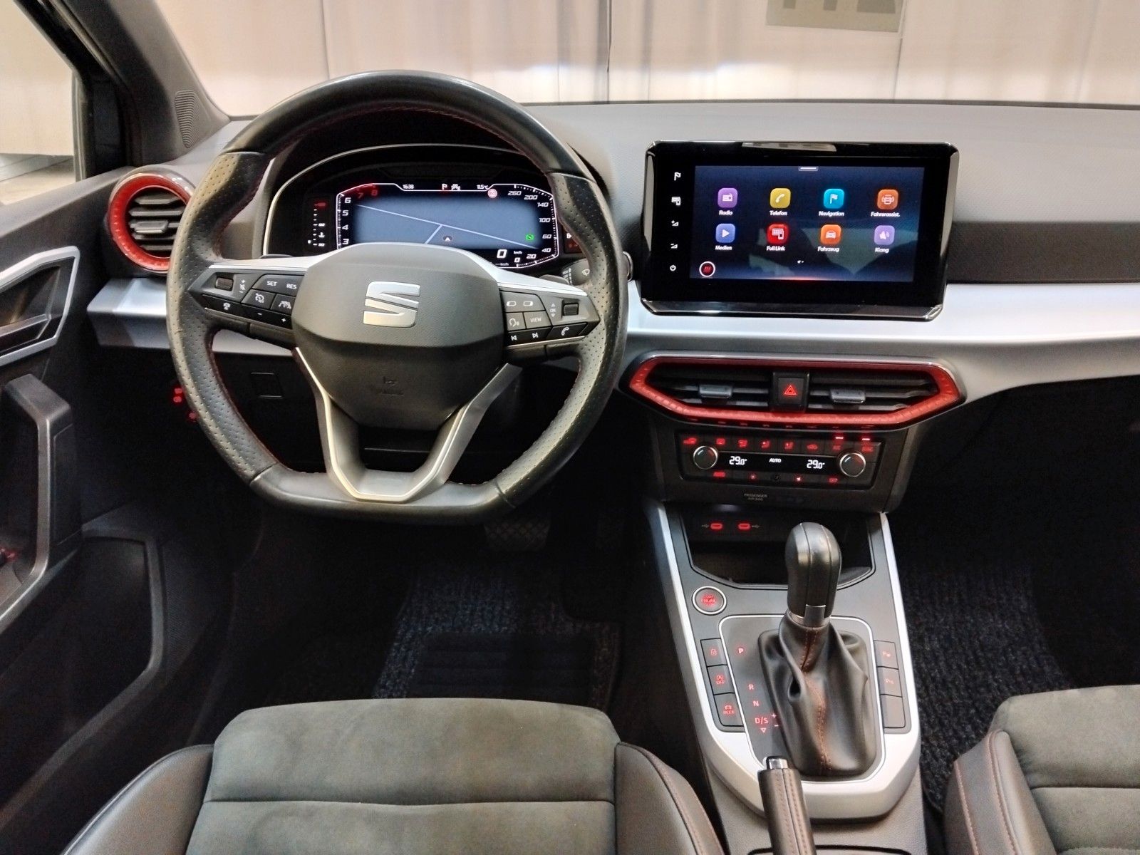 Seat Arona (06/2026, Benzin)