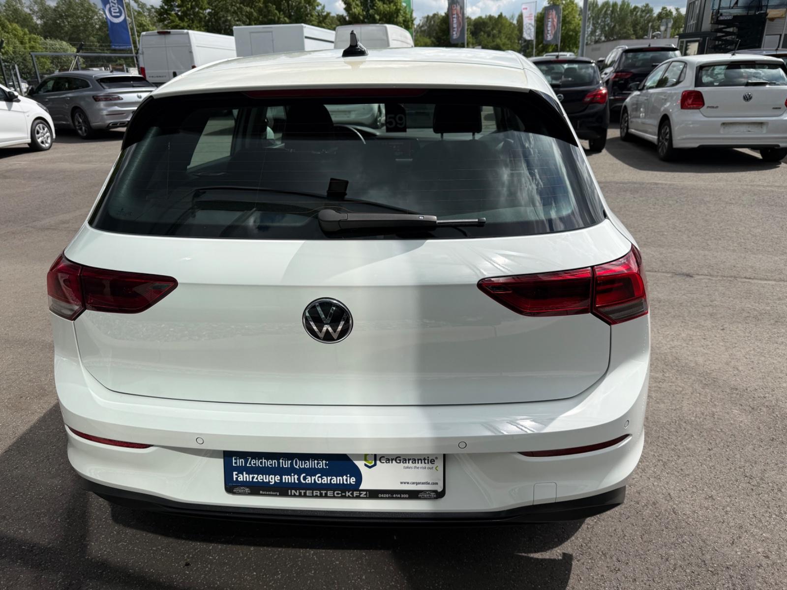 Volkswagen Golf VIII Lim. Life*FAHRSCHULE*PANO*SHZ*PDC*1HD*