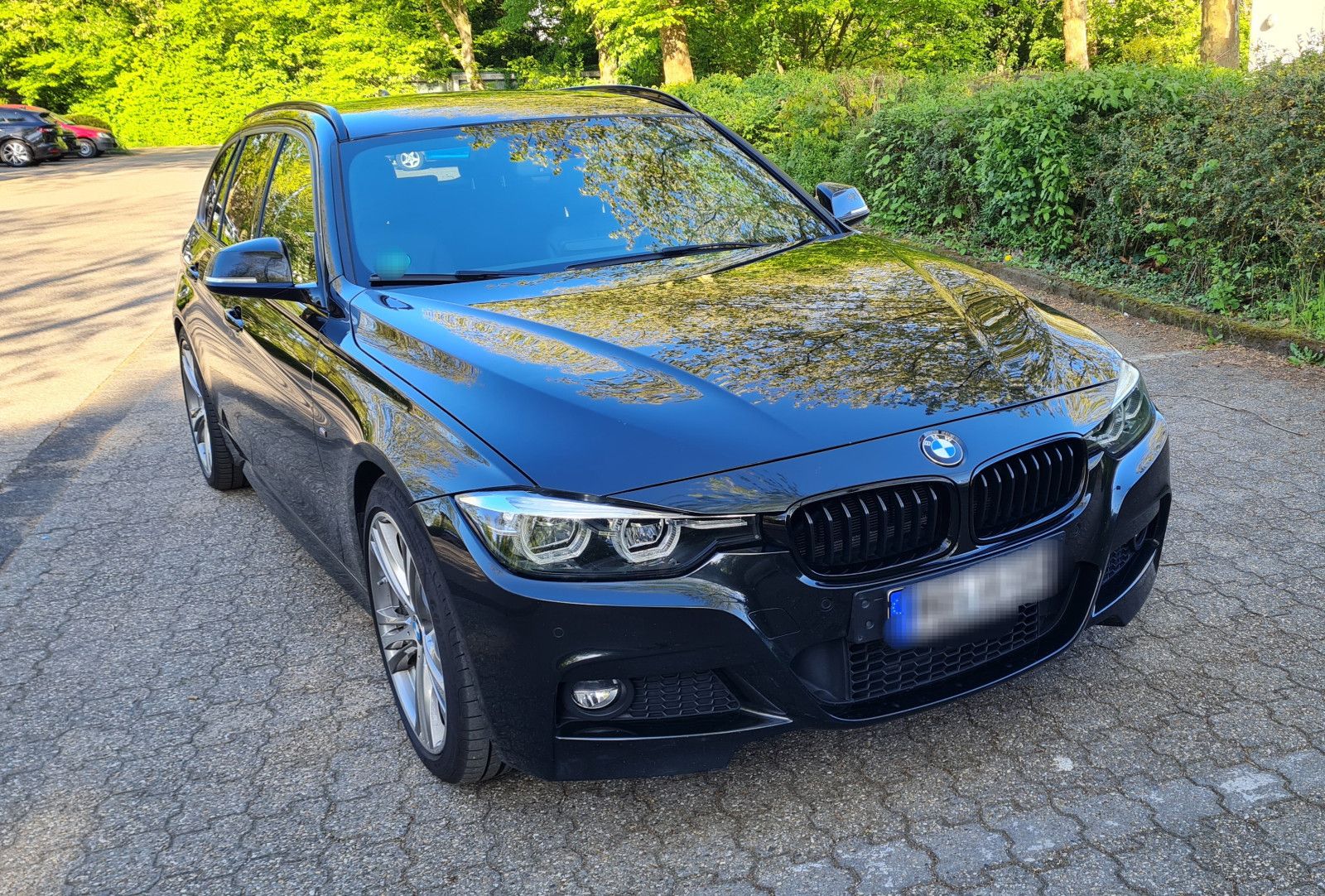 BMW 320i Touring M Sport Shadow / AHK