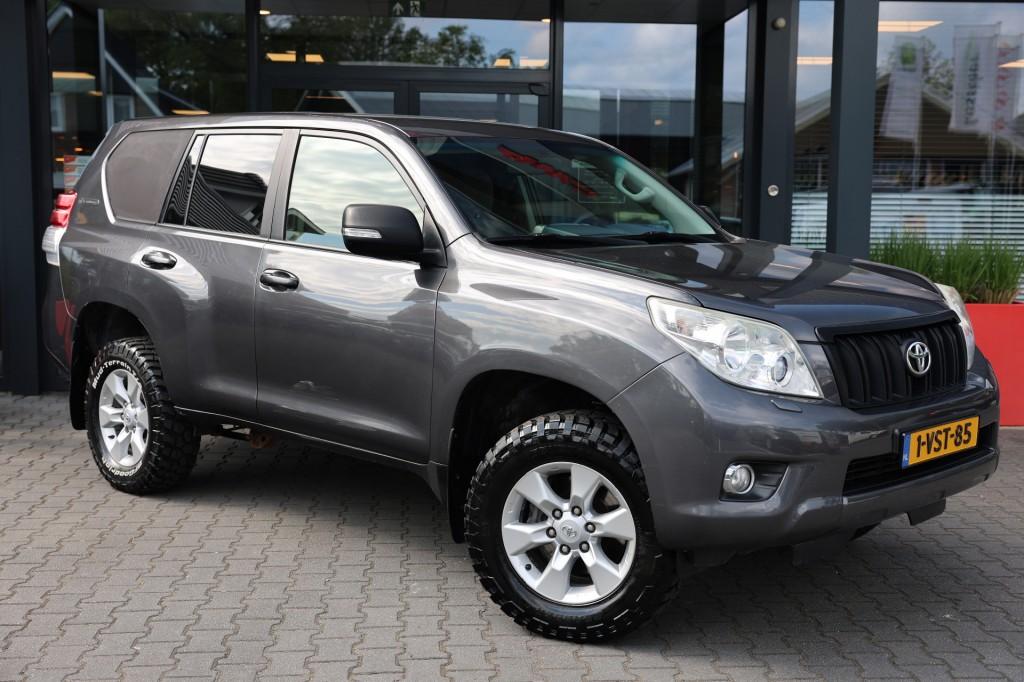 Toyota Land Cruiser 3.0D-4D 5DRS LX A/T VAN 