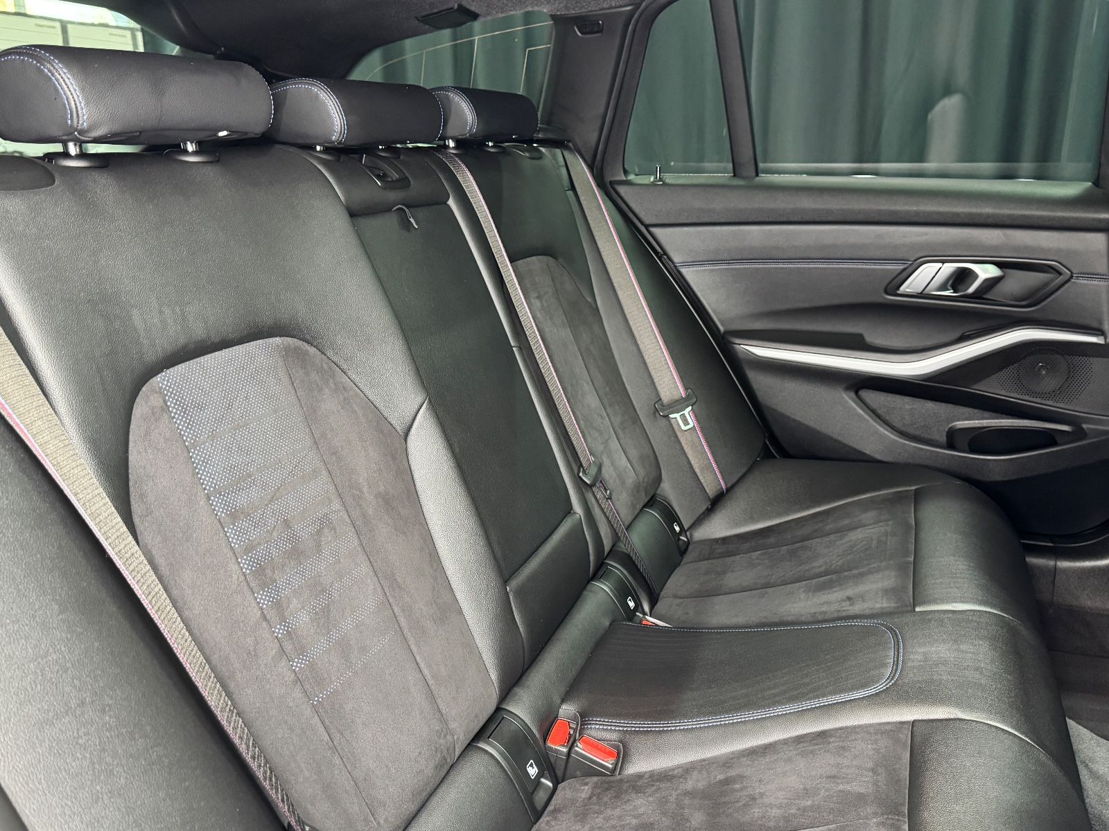 Fahrzeugabbildung BMW 320d M SPORT PRO Touring |PANO|HEAD-UP|AHK