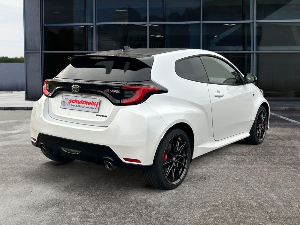Fahrzeugabbildung Toyota GR Yaris mit High-Performance-Paket