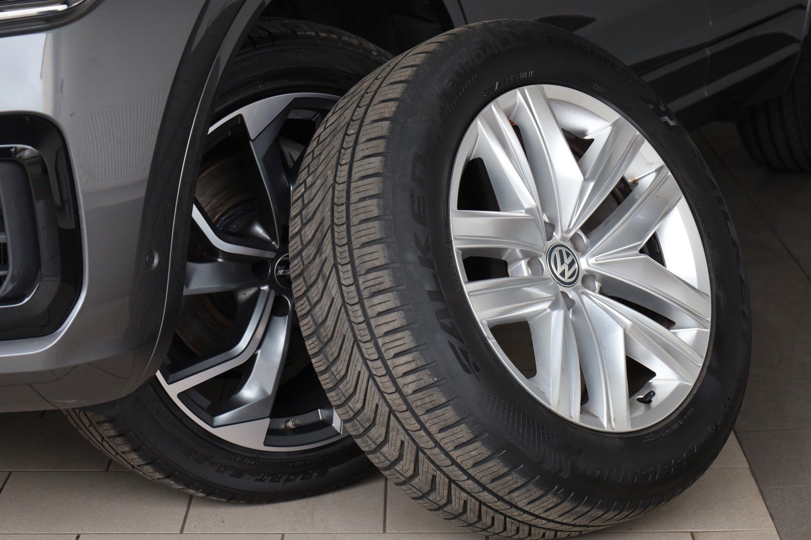 Fahrzeugabbildung Volkswagen Touareg Elegance 4M,R-Line,Keyless,AHK el,SR+WR