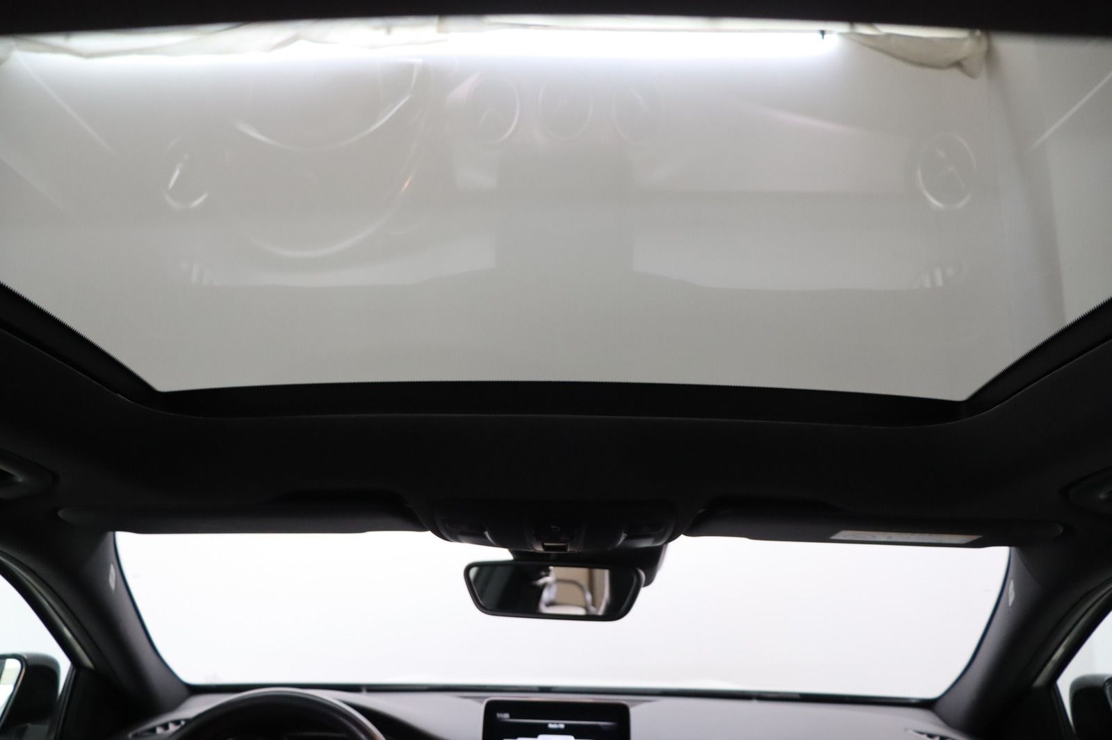 Fahrzeugabbildung Mercedes-Benz GLA 220 d AMG-line * LED * Navi * Pano