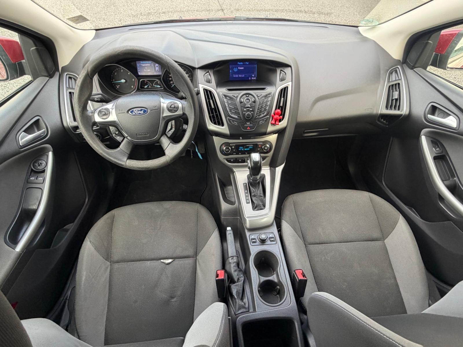 Ford Focus 2012 — photo 10