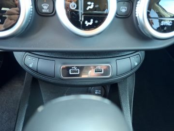 Fiat 500X Cross 1.5 GSE Kam.+KeyLess+Navi+SHZ+2xKlima