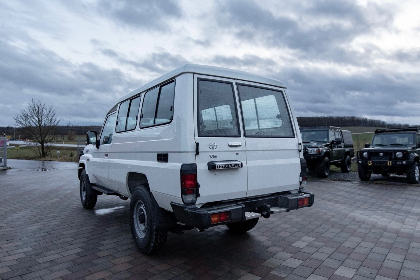 Toyota Land Cruiser GRJ78 Std 2025 Facelift imagem 3