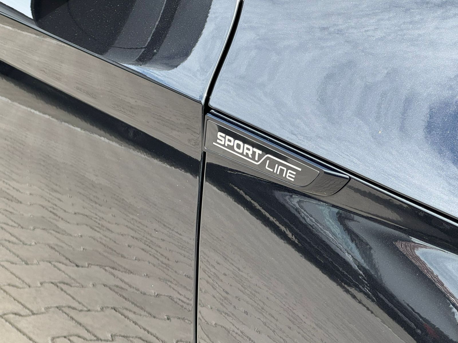 Fahrzeugabbildung SKODA Octavia 2.0 DSG Sportline MATRIX*PANO*CANT.*5J.G