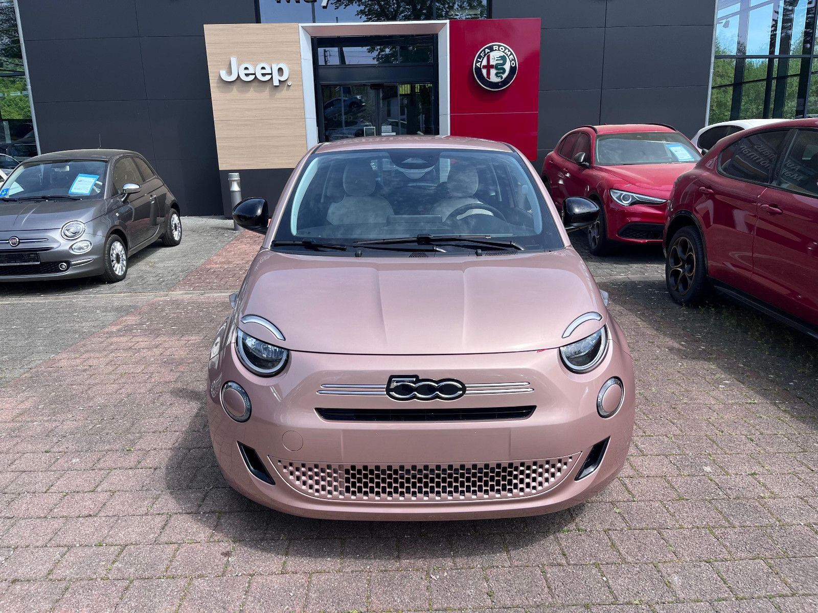 Fahrzeugabbildung Fiat 500 1.0 Hybrid FireFly 48 kW Icon