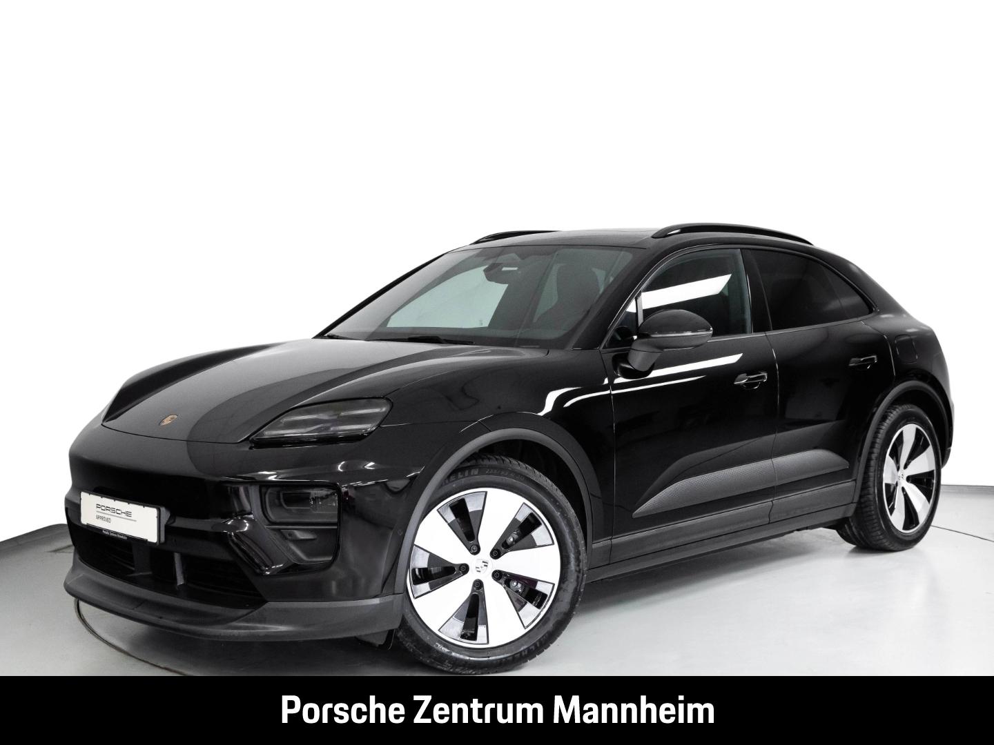 Porsche Macan Pano Privacy Porsche Active Suspension Man