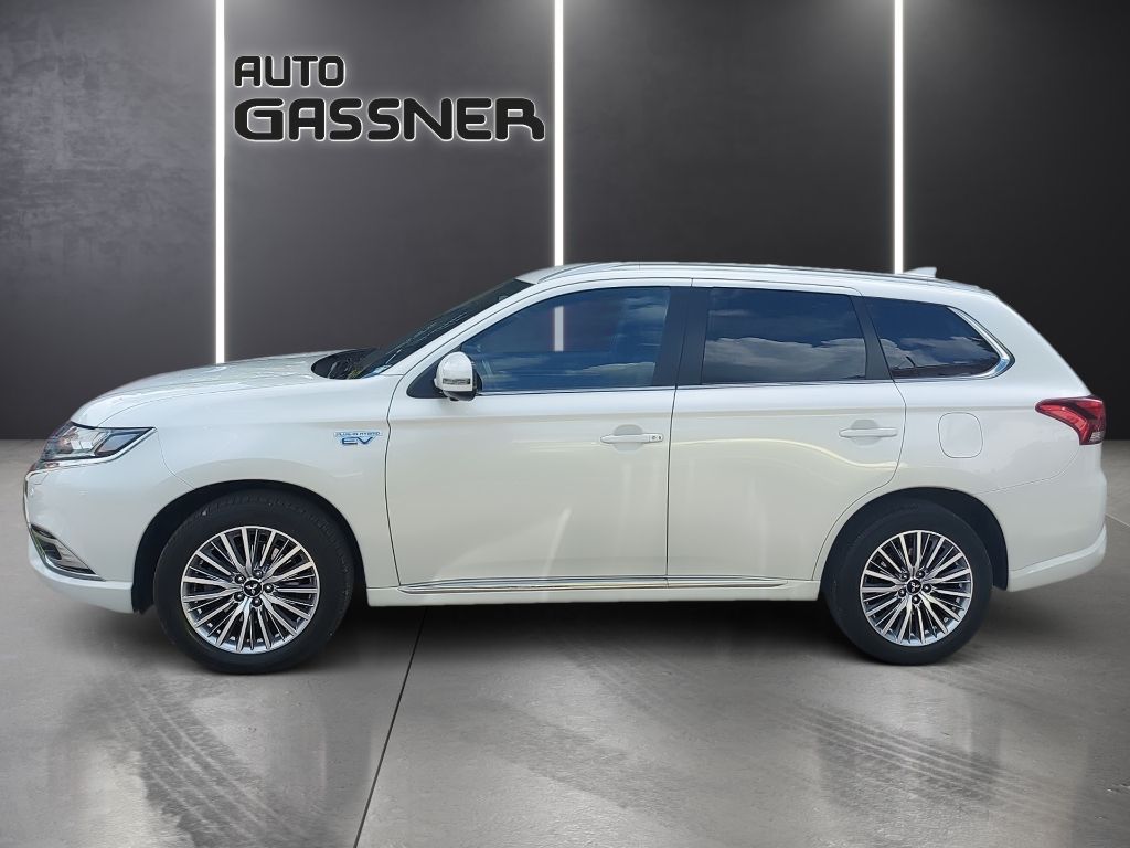 Fahrzeugabbildung Mitsubishi Outlander PHEV Spirit PLUS 2.4 4WD Navi Leder
