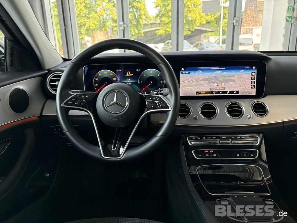MERCEDES-BENZ E 220 – Bild 10