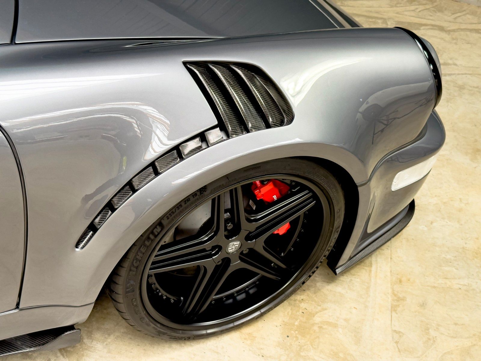 Fahrzeugabbildung Porsche 911 Kimaera 1 of 28