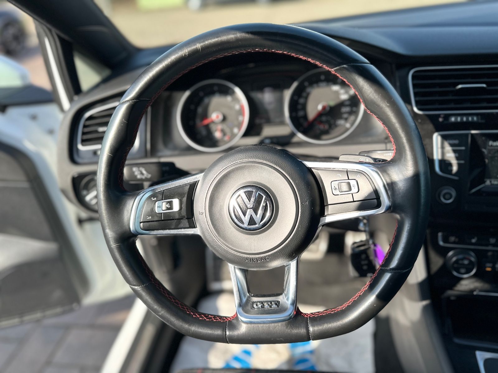 Volkswagen Golf VII 2.0 TSI DSG GTI Lim.*BI-XENON* foto 17