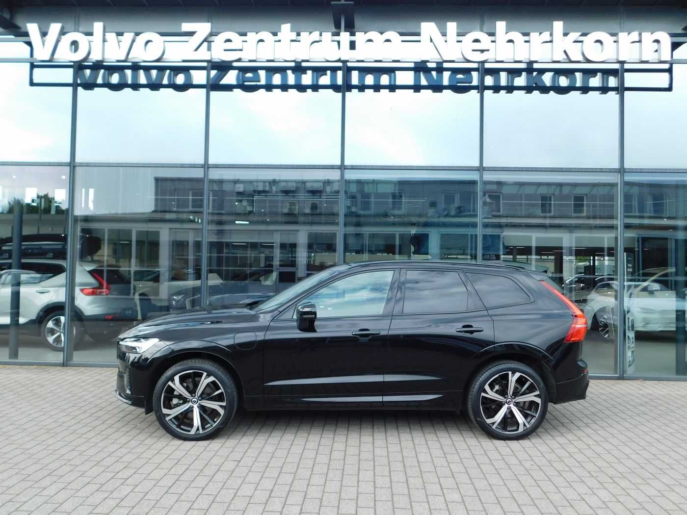 Fahrzeugabbildung Volvo XC60 T6 AWD Recharge R-Design 'Glasdach, AHK'