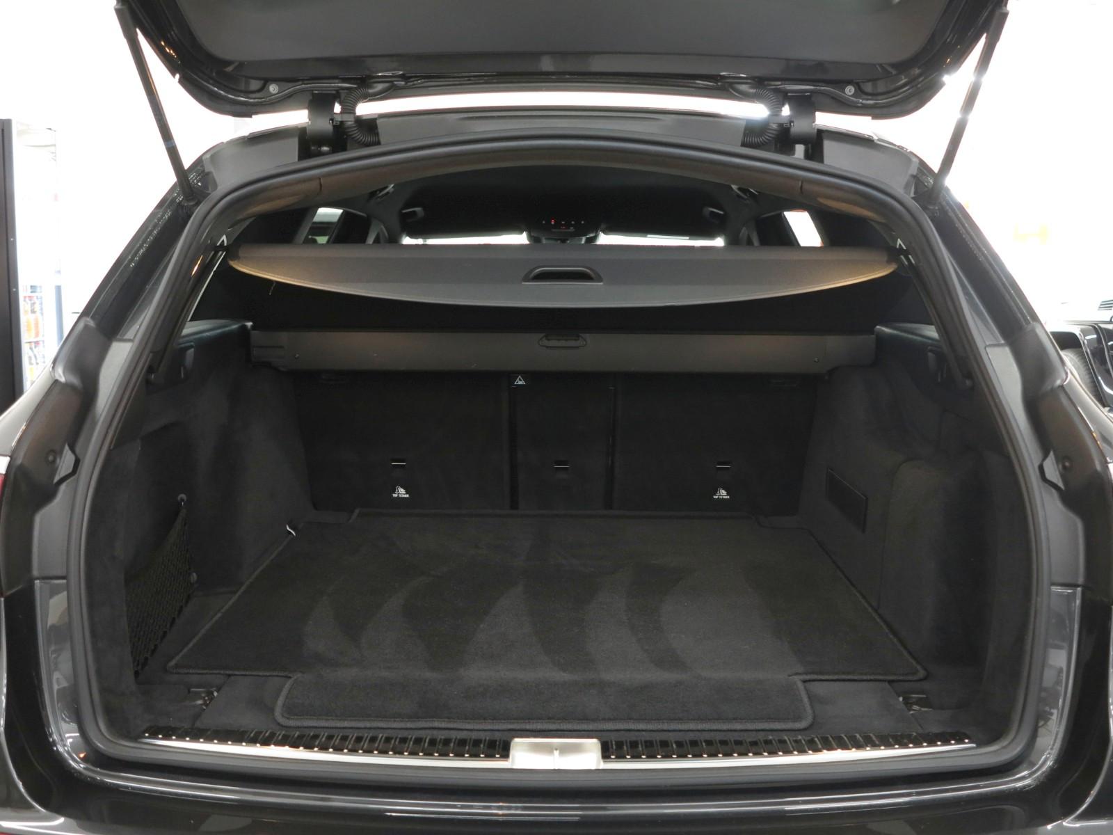 Mercedes-Benz E 220 d T-Modell AMG/HUD/BURMESTER/AIRM/U-FREI!