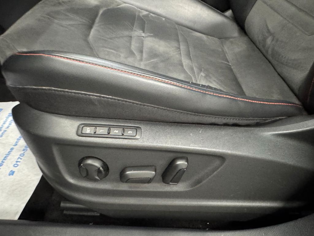 SEAT Ateca FR 4D*LED*BEATS*NAVI*VIRTUAL*360°*ACC* SEAT Ateca FR 4D*LED*BEATS*NAVI*VIRTUAL*360°*ACC*