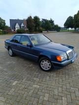 Mercedes-Benz Mercedes Benz W124 E 200 - Mercedes-Benz E 200: W124
