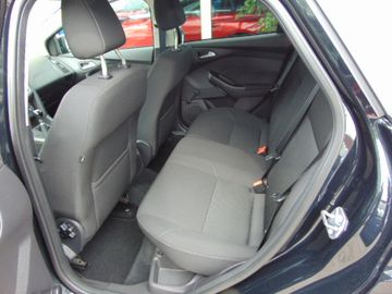 Bild 10 Ford Focus Lim. Trend