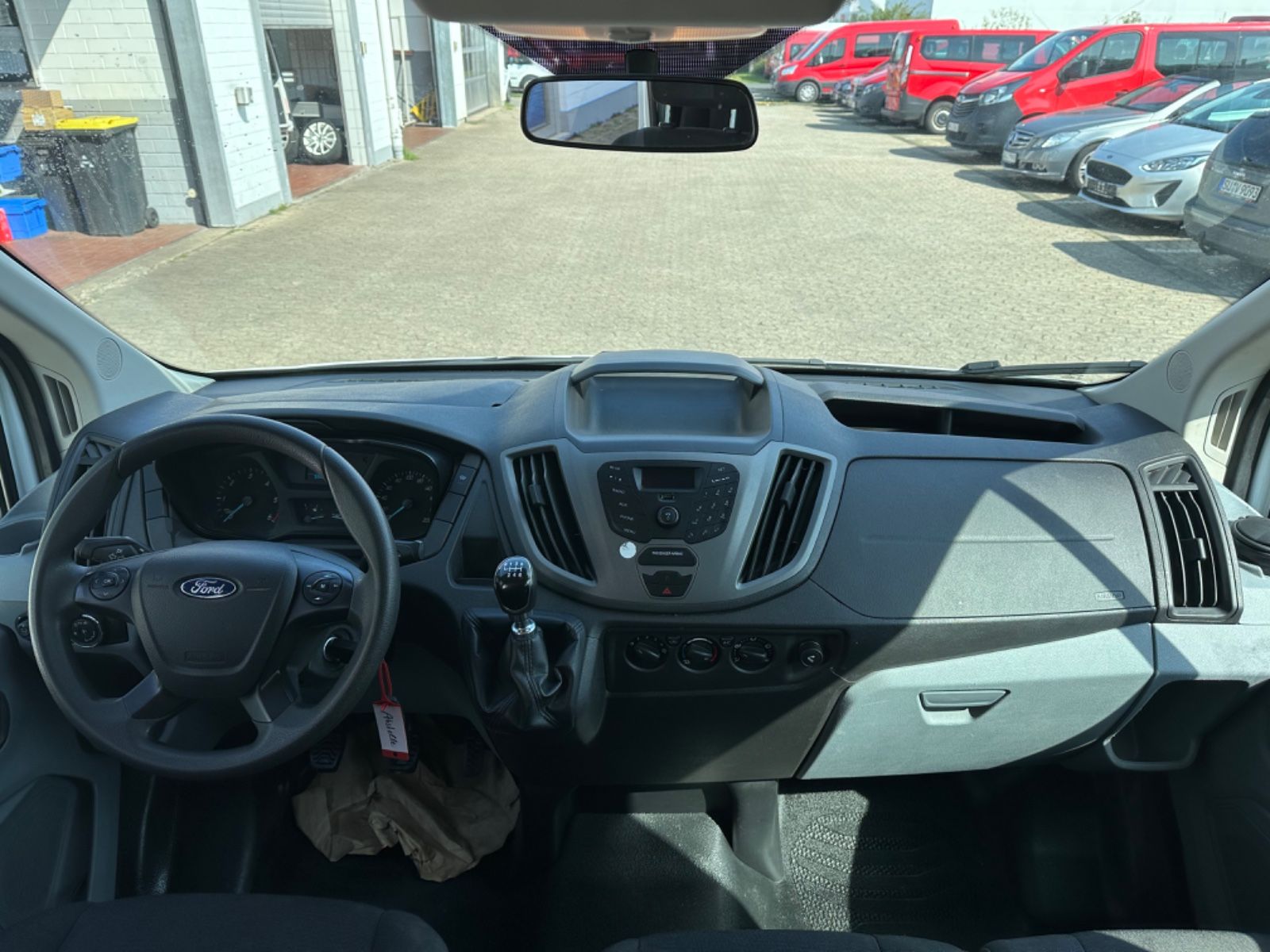 Fahrzeugabbildung Ford Transit Pritsche 310 L2 Doppelkabine*AHK*6 Sitze