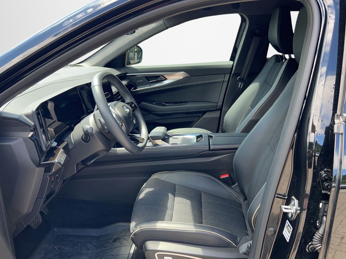 Fahrzeugabbildung Renault Austral Iconic 1.2 E-TECH Hybrid 200  Navi Matri