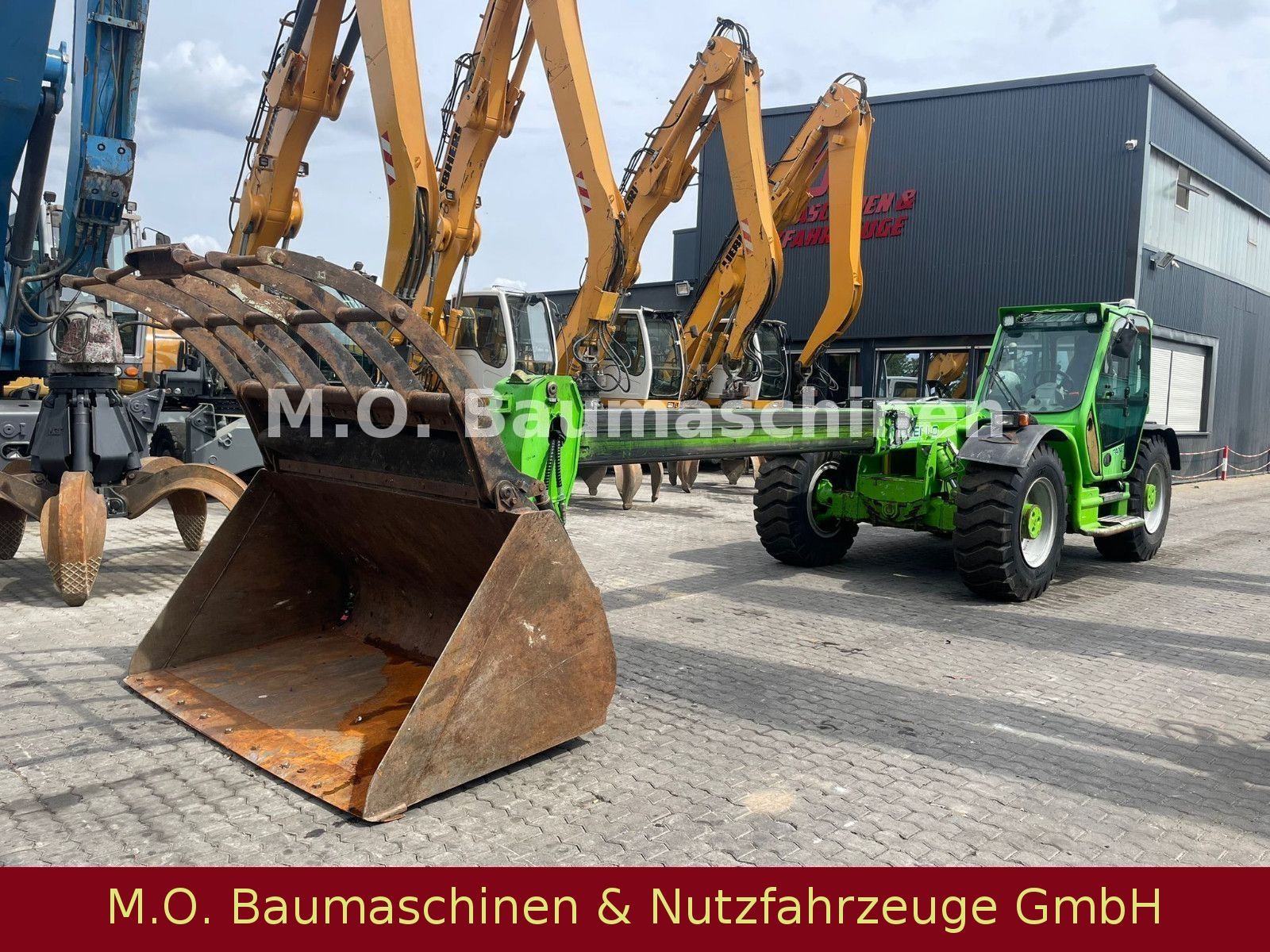 Fahrzeugabbildung Merlo P 55.9 CS / 9 m / 5,5 T/2m³ Mulchgreiferschaufel