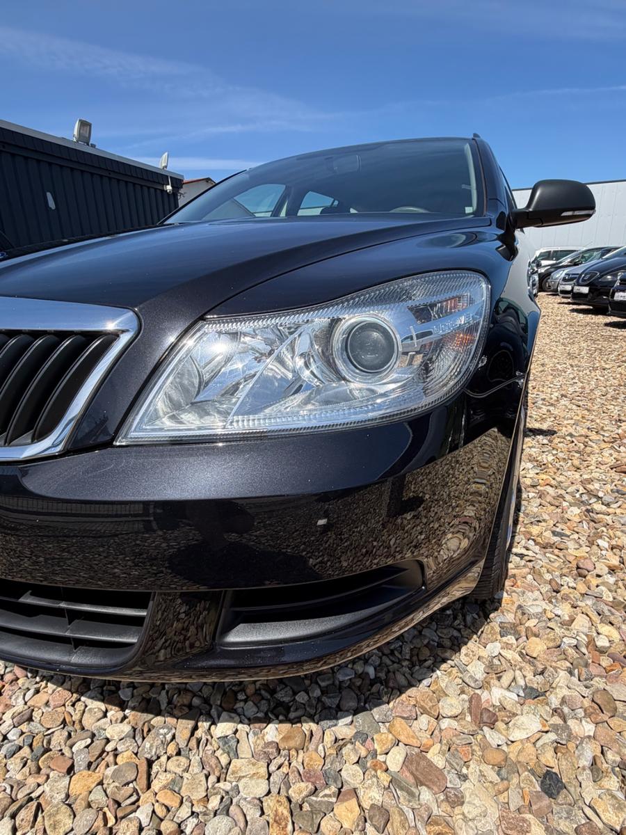 Skoda Octavia 2011 — photo 8