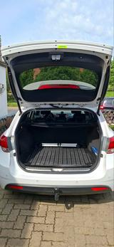 Hyundai i40 1.7 Blue Premium/ XENON/LEDER/... - Hyundai i40 mit Diesel-Antrieb: Kombi, Automatik, 1.7
