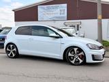 Volkswagen Golf VII Lim. GTI Performance BMT - Volkswagen Golf: Coupe