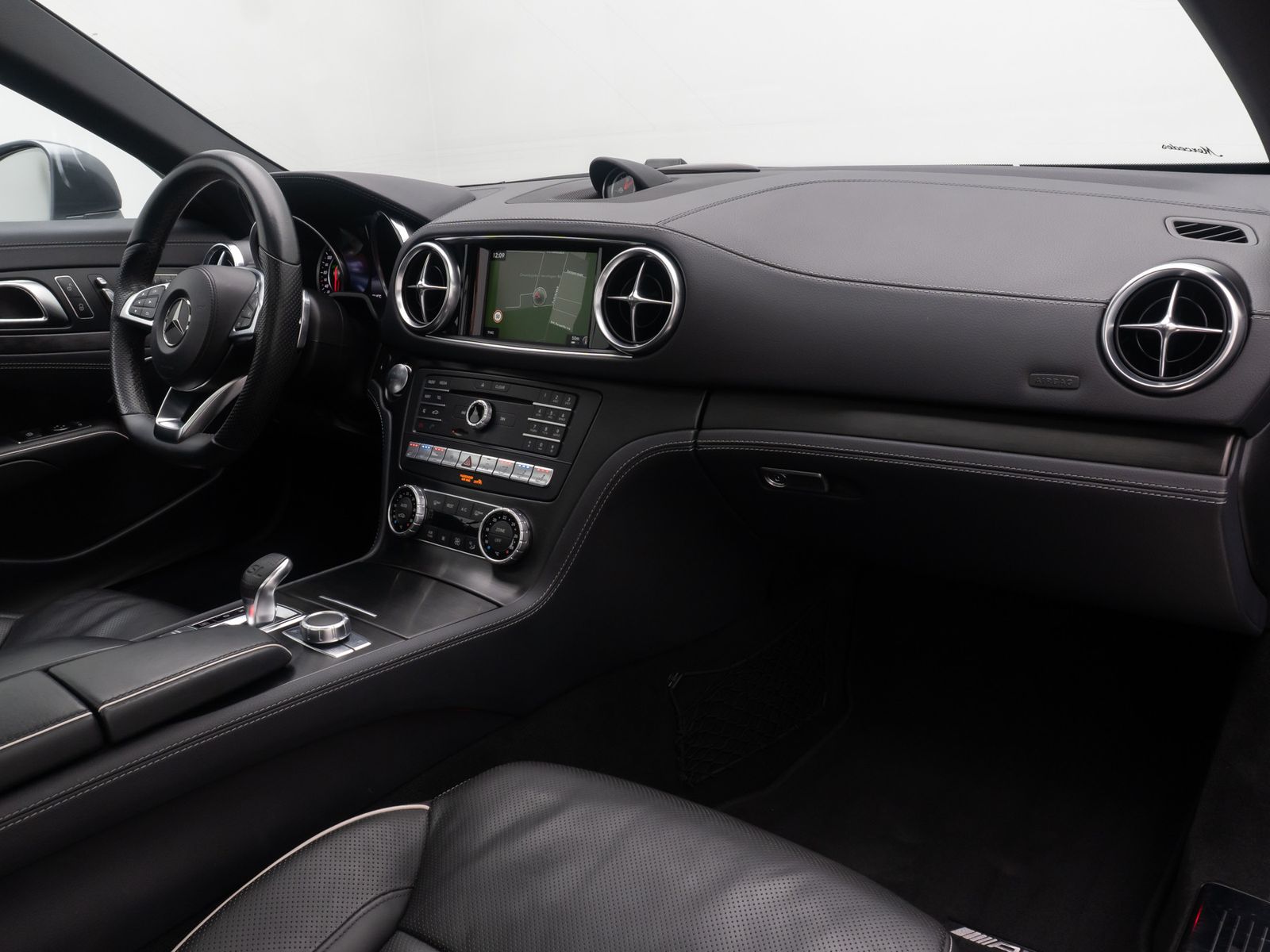 Fahrzeugabbildung Mercedes-Benz SL 400 AMG ACC Kamera H/K Komfort DAB FahrAssist