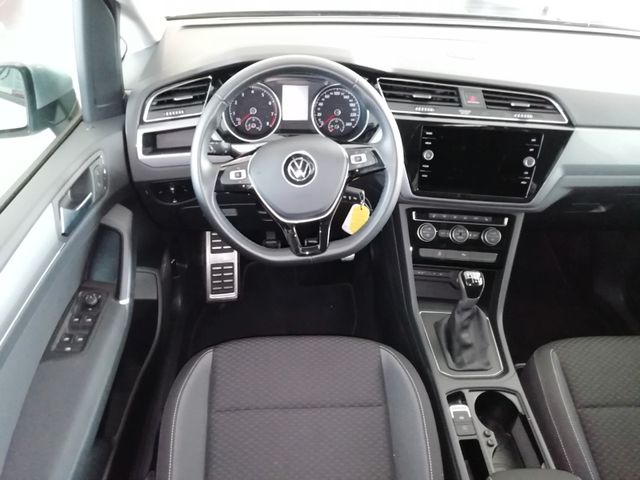 Fahrzeugabbildung Volkswagen Touran 1.5 TSI "Active" 7-Sitzer
