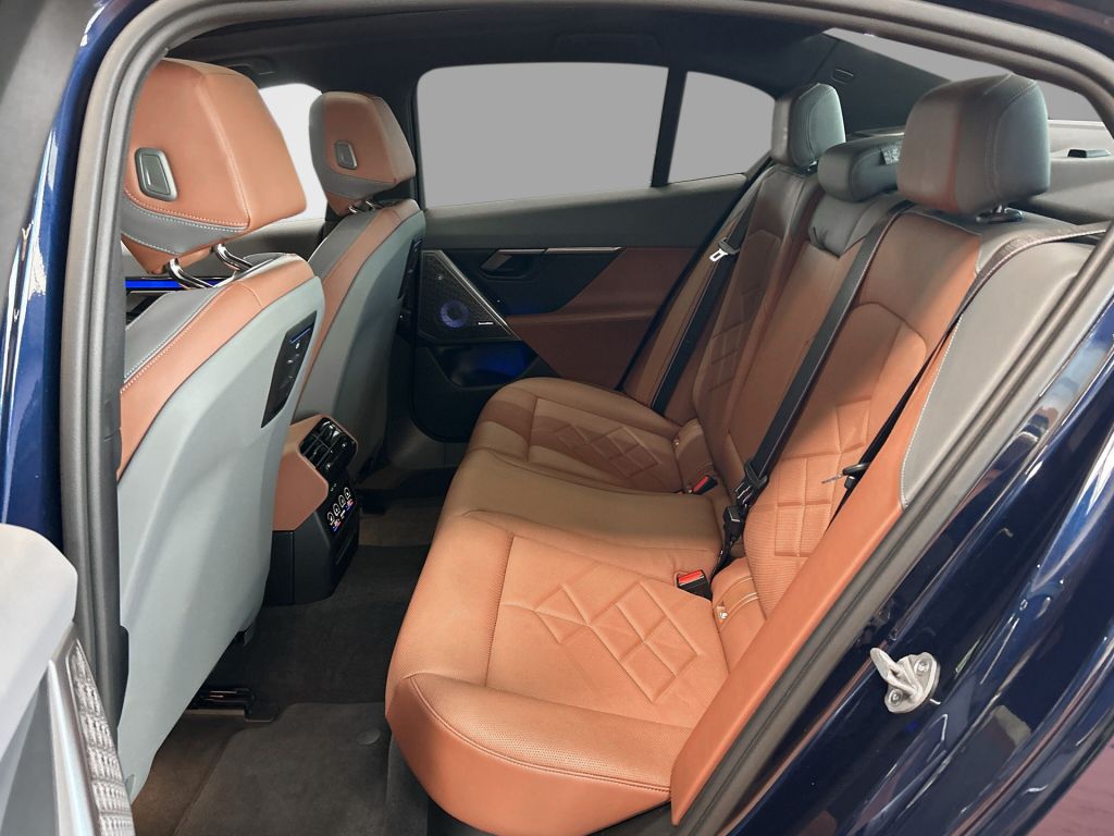 BMW i5 M60 foto 12