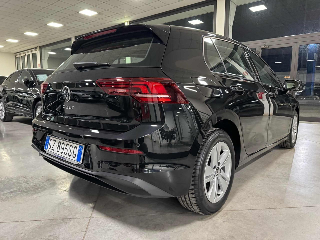 Volkswagen Golf 2.0 TDI 115 CV SCR Life imagem 3