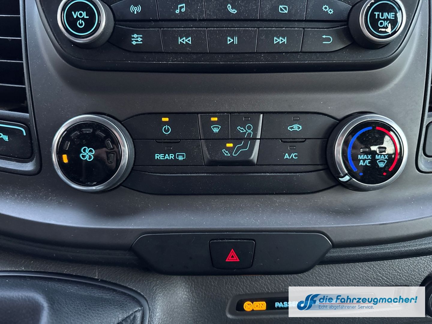 Fahrzeugabbildung Ford Transit Custom Tourneo 320 L1 Trend *7240 *EXPO