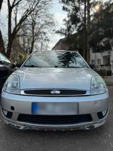 Ford Zu Verkaufen - Ford Fiesta aus 2002 mit Diesel-Antrieb